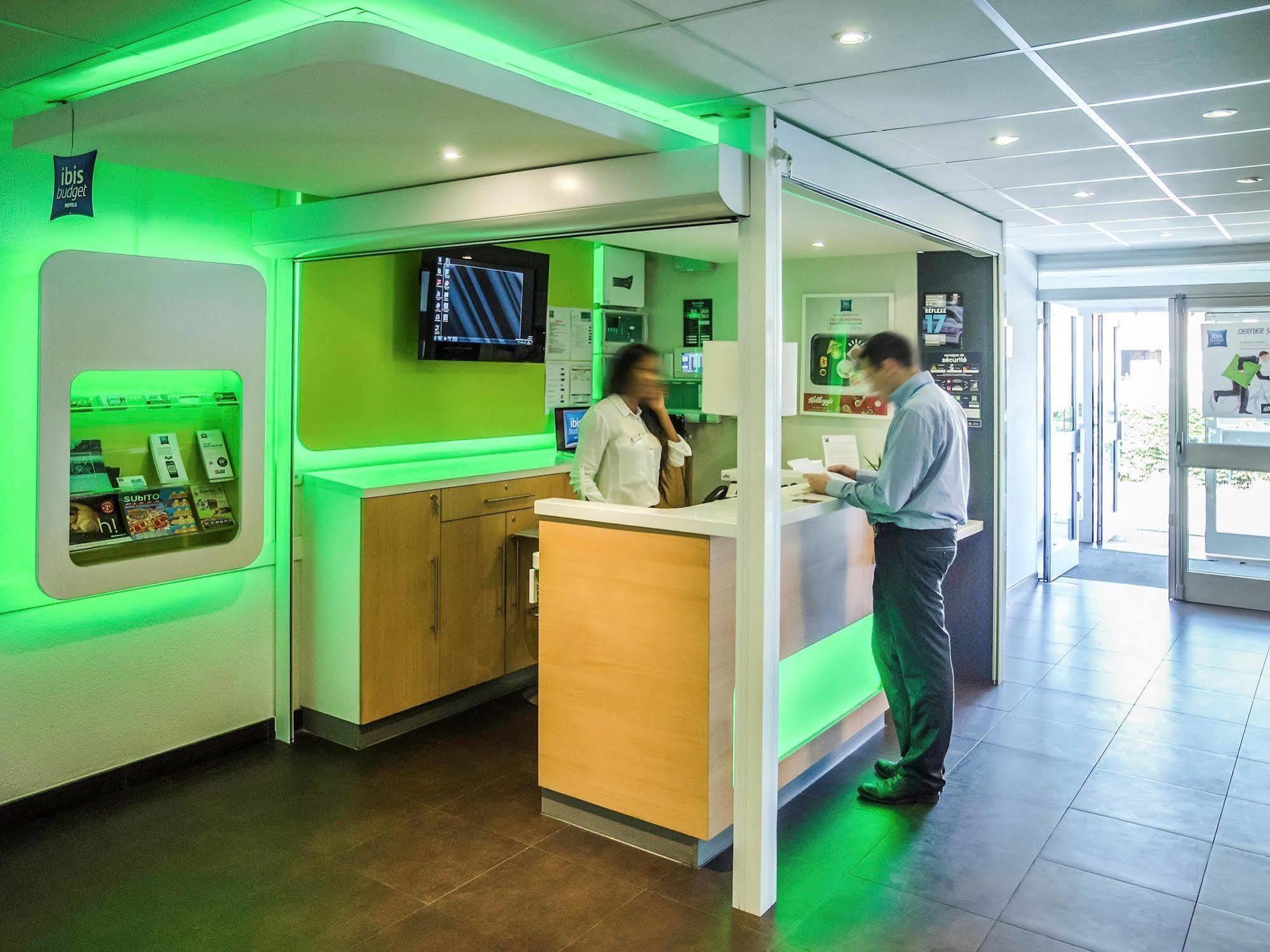 Ibis Budget Aeroport Le Bourget Garonor Ле Блан-Менил Екстериор снимка