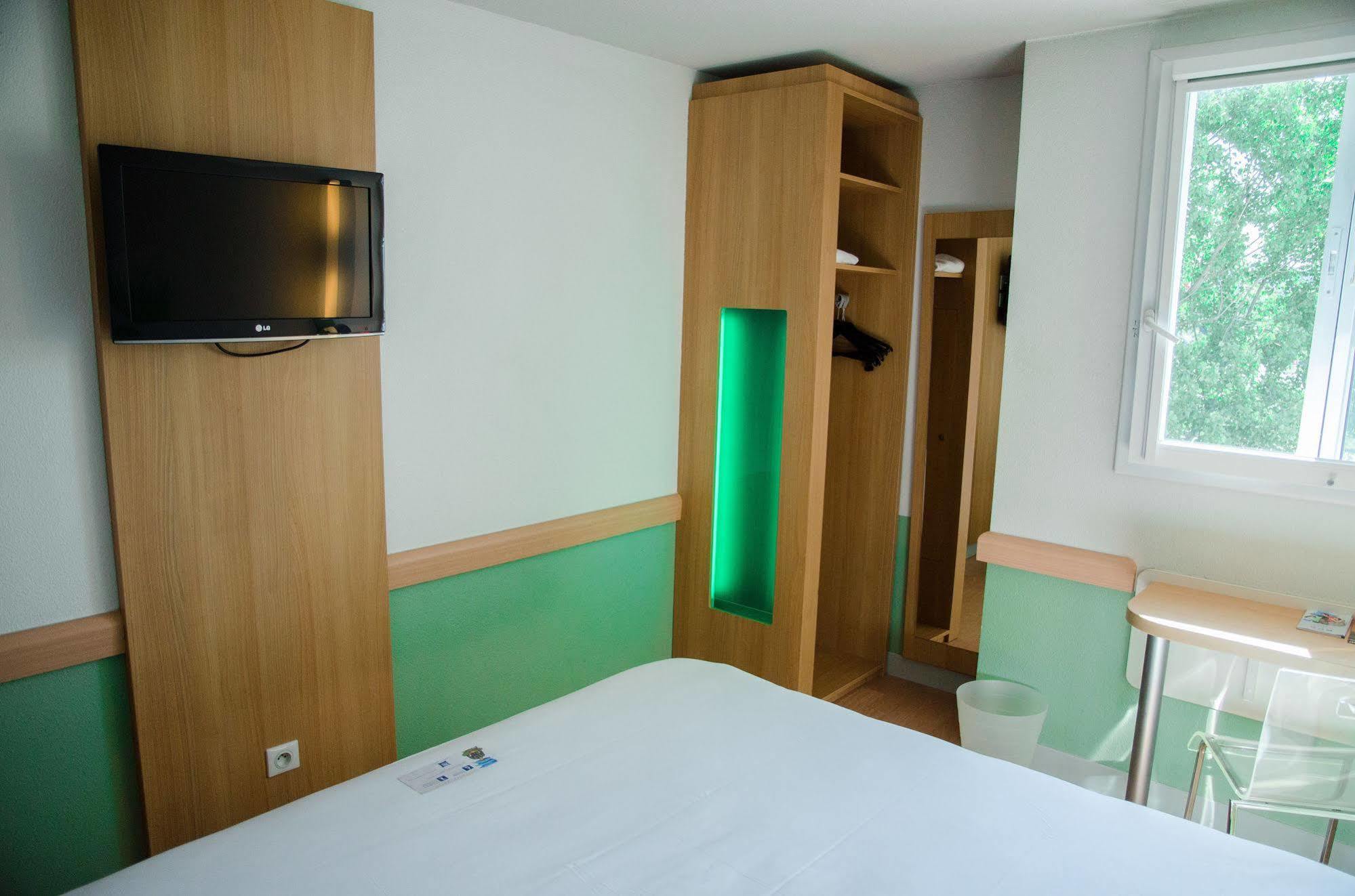 Ibis Budget Aeroport Le Bourget Garonor Ле Блан-Менил Екстериор снимка