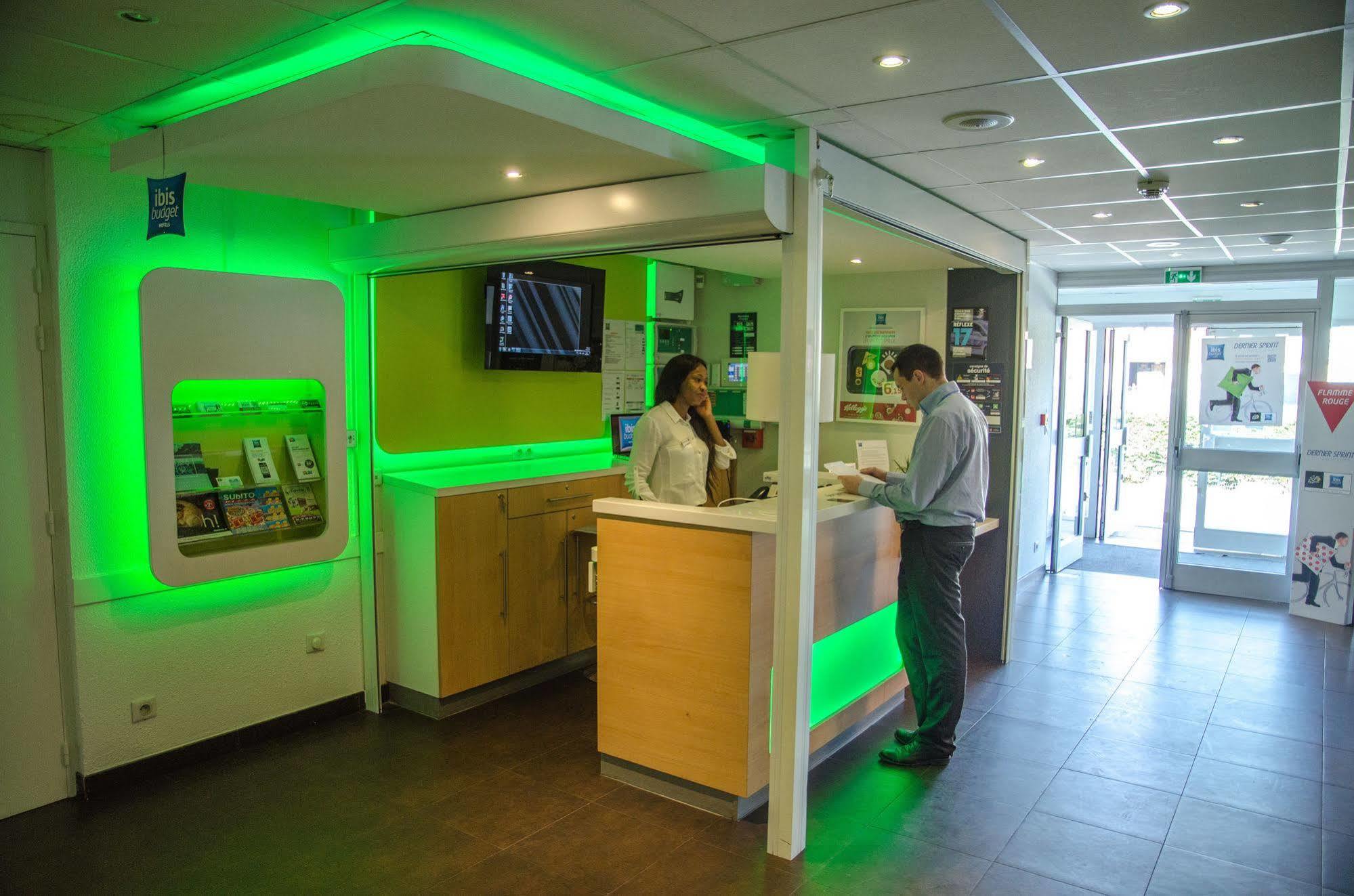 Ibis Budget Aeroport Le Bourget Garonor Ле Блан-Менил Екстериор снимка